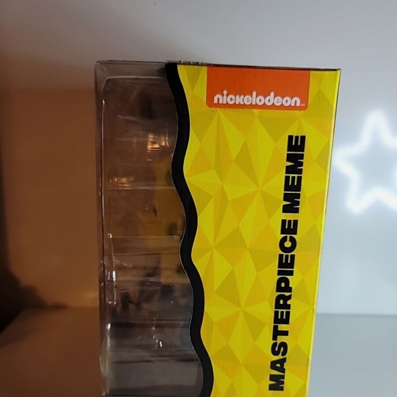 SpongeBob SquarePants Yellow and Blue Action Figure - Picture 3 of 6